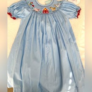 3t Honesty dress. Farm animals smocking!